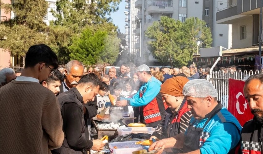 KA-VAK GELENEKSEL SUCUK EKMEK İKRAMI